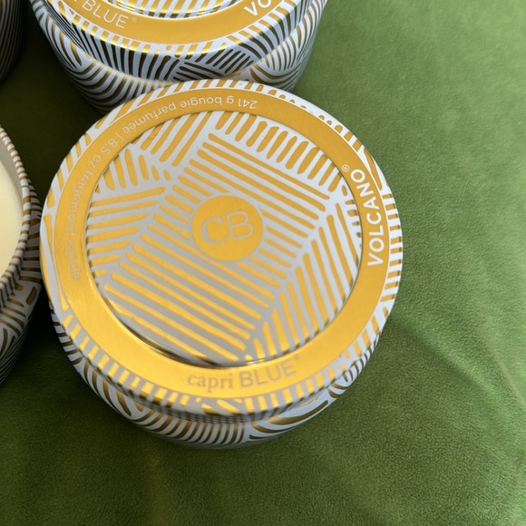 4 Capri blue volcano candles - Picture 3 of 3